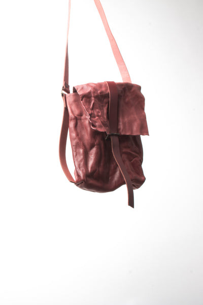 Shop Emerging Slow Fashion Avant-garde Artisan Leather Brand Gegenüber Red Reise 3 Messenger Bag at Erebus