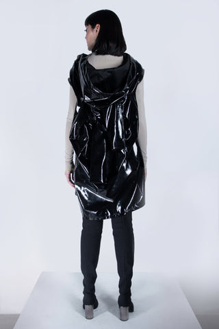 Shop emerging futuristic genderless designer Fuenf Metaphysics AW20 Collection Black Transform Raincoat at Erebus