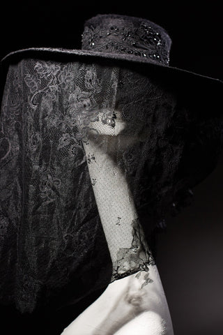 Shop emerging slow fashion milliner Valeria Agostini black Espagnole veiled hat - Erebus - 1