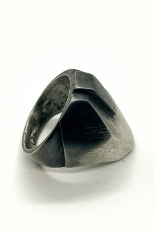 Shop Emerging Slow Fashion Avant-garde Jewellery Brand OSS Haus MSKRA Collection Silver Jotun Ring at Erebus