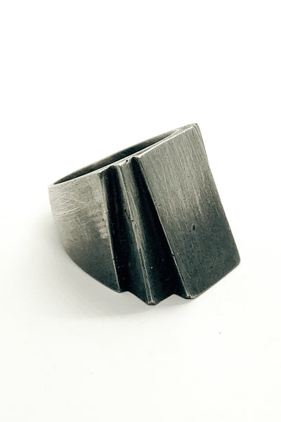 Shop Emerging Slow Fashion Avant-garde Jewellery Brand OSS Haus MSKRA Collection Silver Alexis Ring at Erebus