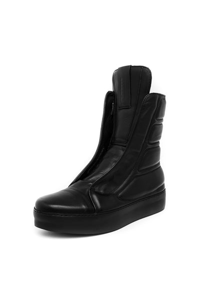 Shop emerging slow fashion unisex shoe brand EZ Lab Sneakers black on black Padded High-Top Full Grain Leather Sneakers - Erebus