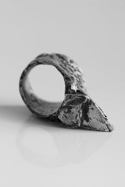 Shop Emerging Avant-garde Jewellery Brand OSS Stone L Ring at Erebus