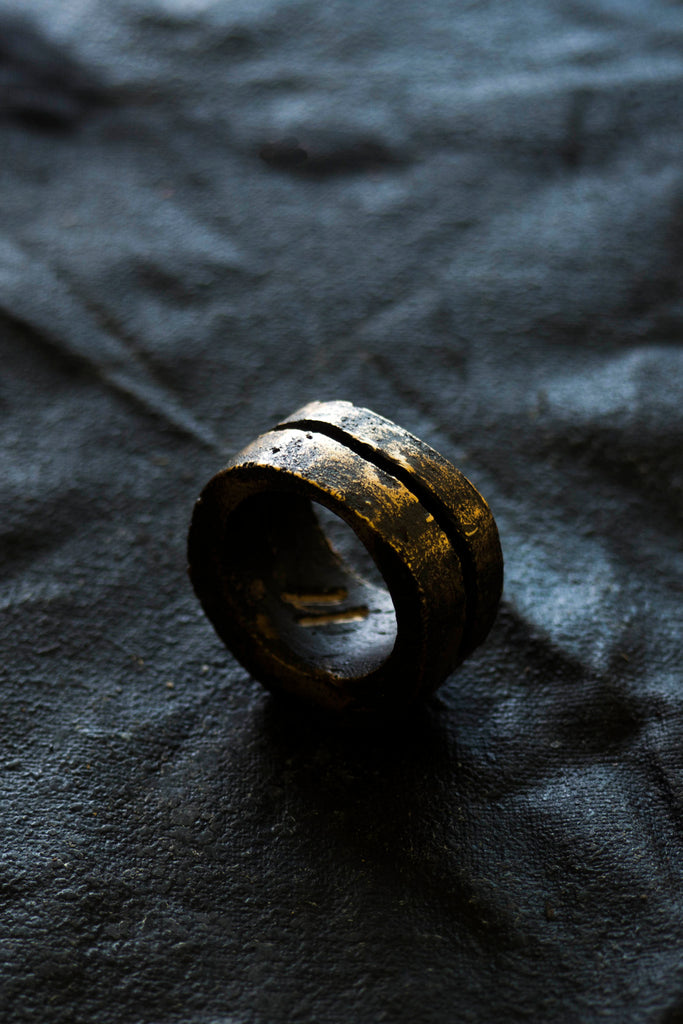 Shop Emerging Avant Garde Jewellery Brand Surface/Cast Blackened Bronze Split Medium Ring at Erebus