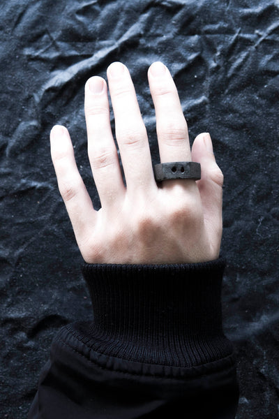 Shop Emerging Avant Garde Jewellery Brand Surface/Cast Black Concrete Subtraction Two Hole Small Ring at Erebus